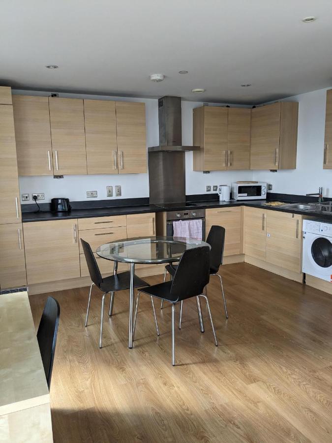2 Bed 2 Baths Apt In Stratford Appartement Londen Buitenkant foto
